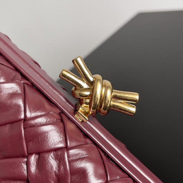BOTTEGA VENETA Knot Minaudiere [C1ESS-065050] CELINE CHANEL ACCESSORIES LOEWE SHOES LOUIS VUITTON DIRO YSL OTHER BRAND HANDBAGS BALENCIAGA BOTTEGA VENETA GOYARD HERMES BURBERRY VALENTINO GUCCI FENDI MIUMIU CHLOE PRADA BVLGARI SUITCASE NEW ARRIVAL 