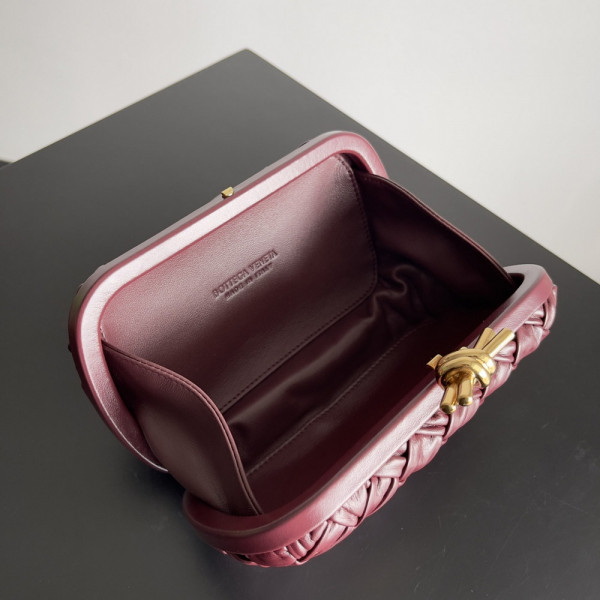 BOTTEGA VENETA Knot Minaudiere [C1ESS-065050] CELINE CHANEL ACCESSORIES LOEWE SHOES LOUIS VUITTON DIRO YSL OTHER BRAND HANDBAGS BALENCIAGA BOTTEGA VENETA GOYARD HERMES BURBERRY VALENTINO GUCCI FENDI MIUMIU CHLOE PRADA BVLGARI SUITCASE NEW ARRIVAL 