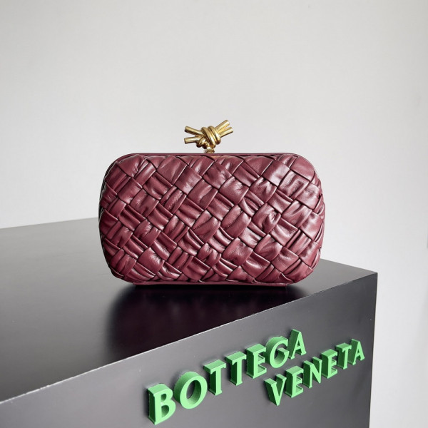 BOTTEGA VENETA Knot Minaudiere [C1ESS-065050] CELINE CHANEL ACCESSORIES LOEWE SHOES LOUIS VUITTON DIRO YSL OTHER BRAND HANDBAGS BALENCIAGA BOTTEGA VENETA GOYARD HERMES BURBERRY VALENTINO GUCCI FENDI MIUMIU CHLOE PRADA BVLGARI SUITCASE NEW ARRIVAL 
