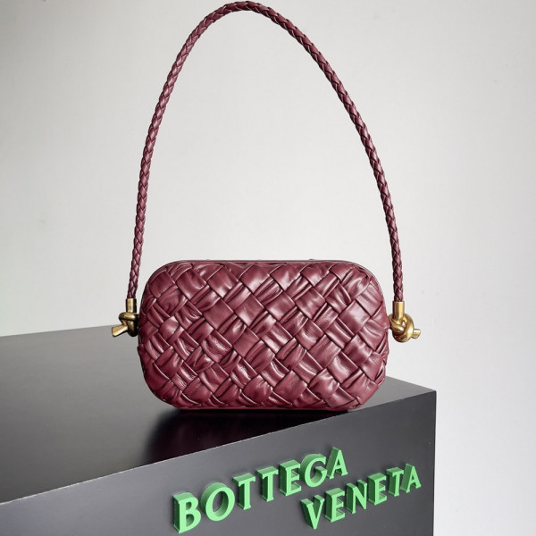 BOTTEGA VENETA Knot Minaudiere On Strap [C1ESS-064635] CELINE CHANEL ACCESSORIES LOEWE SHOES LOUIS VUITTON DIRO YSL OTHER BRAND HANDBAGS BALENCIAGA BOTTEGA VENETA GOYARD HERMES BURBERRY VALENTINO GUCCI FENDI MIUMIU CHLOE PRADA BVLGARI SUITCASE NEW ARRIVAL 