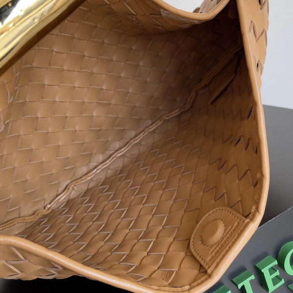 BOTTEGA VENETA CLASSIC Sardine Top Handle Bag [C1ESS-063704] CELINE CHANEL ACCESSORIES LOEWE SHOES LOUIS VUITTON DIRO YSL OTHER BRAND HANDBAGS BALENCIAGA BOTTEGA VENETA GOYARD HERMES BURBERRY VALENTINO GUCCI FENDI MIUMIU CHLOE PRADA BVLGARI SUITCASE NEW ARRIVAL 