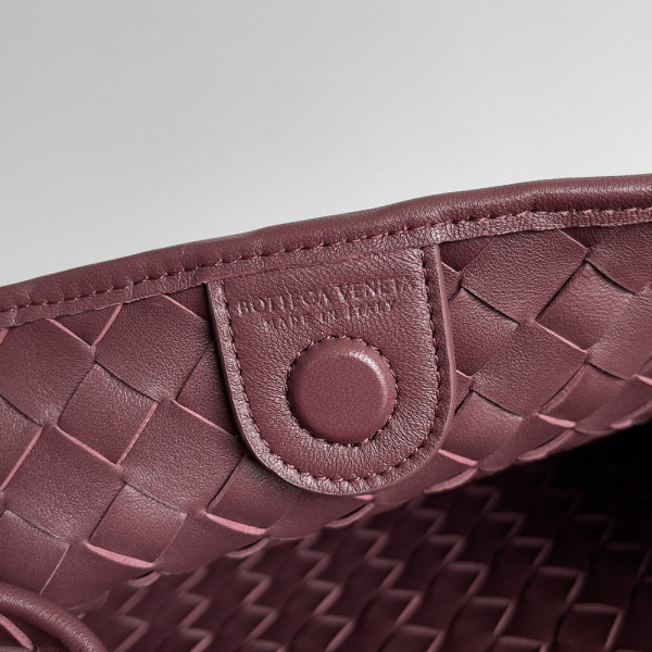 BOTTEGA VENETA CLASSIC Sardine Top Handle Bag [C1ESS-063245] CELINE CHANEL ACCESSORIES LOEWE SHOES LOUIS VUITTON DIRO YSL OTHER BRAND HANDBAGS BALENCIAGA BOTTEGA VENETA GOYARD HERMES BURBERRY VALENTINO GUCCI FENDI MIUMIU CHLOE PRADA BVLGARI SUITCASE NEW ARRIVAL 