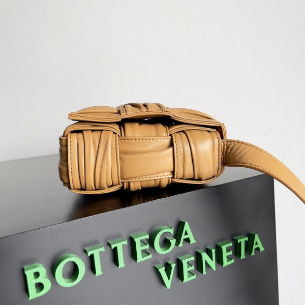BOTTEGA VENETA CASSETTE [C1ESS-061039] CELINE CHANEL ACCESSORIES LOEWE SHOES LOUIS VUITTON DIRO YSL OTHER BRAND HANDBAGS BALENCIAGA BOTTEGA VENETA GOYARD HERMES BURBERRY VALENTINO GUCCI FENDI MIUMIU CHLOE PRADA BVLGARI SUITCASE NEW ARRIVAL 