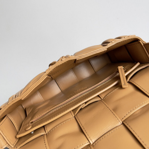 BOTTEGA VENETA CASSETTE [C1ESS-061039] CELINE CHANEL ACCESSORIES LOEWE SHOES LOUIS VUITTON DIRO YSL OTHER BRAND HANDBAGS BALENCIAGA BOTTEGA VENETA GOYARD HERMES BURBERRY VALENTINO GUCCI FENDI MIUMIU CHLOE PRADA BVLGARI SUITCASE NEW ARRIVAL 