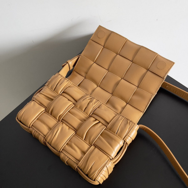 BOTTEGA VENETA CASSETTE [C1ESS-061039] CELINE CHANEL ACCESSORIES LOEWE SHOES LOUIS VUITTON DIRO YSL OTHER BRAND HANDBAGS BALENCIAGA BOTTEGA VENETA GOYARD HERMES BURBERRY VALENTINO GUCCI FENDI MIUMIU CHLOE PRADA BVLGARI SUITCASE NEW ARRIVAL 