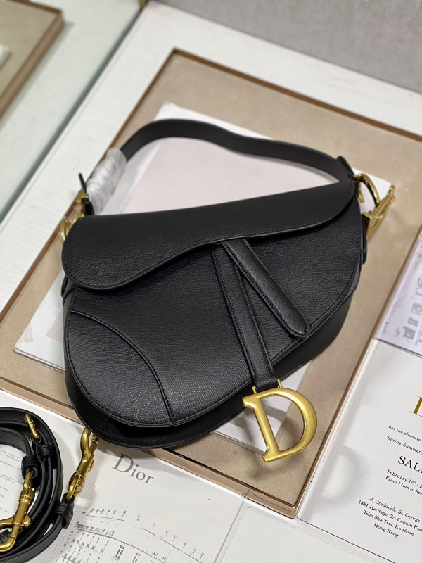DIRO SADDLE BAG WITH STRAP-25.5-20-6.5CM [C1ESR-034611] CELINE CHANEL ACCESSORIES LOEWE SHOES LOUIS VUITTON DIRO YSL OTHER BRAND HANDBAGS BALENCIAGA BOTTEGA VENETA GOYARD HERMES BURBERRY VALENTINO GUCCI FENDI MIUMIU CHLOE PRADA BVLGARI SUITCASE NEW ARRIVAL 