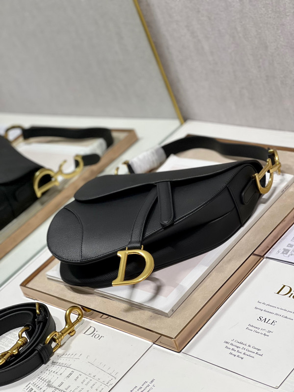 DIRO SADDLE BAG WITH STRAP-25.5-20-6.5CM [C1ESR-034611] CELINE CHANEL ACCESSORIES LOEWE SHOES LOUIS VUITTON DIRO YSL OTHER BRAND HANDBAGS BALENCIAGA BOTTEGA VENETA GOYARD HERMES BURBERRY VALENTINO GUCCI FENDI MIUMIU CHLOE PRADA BVLGARI SUITCASE NEW ARRIVAL 