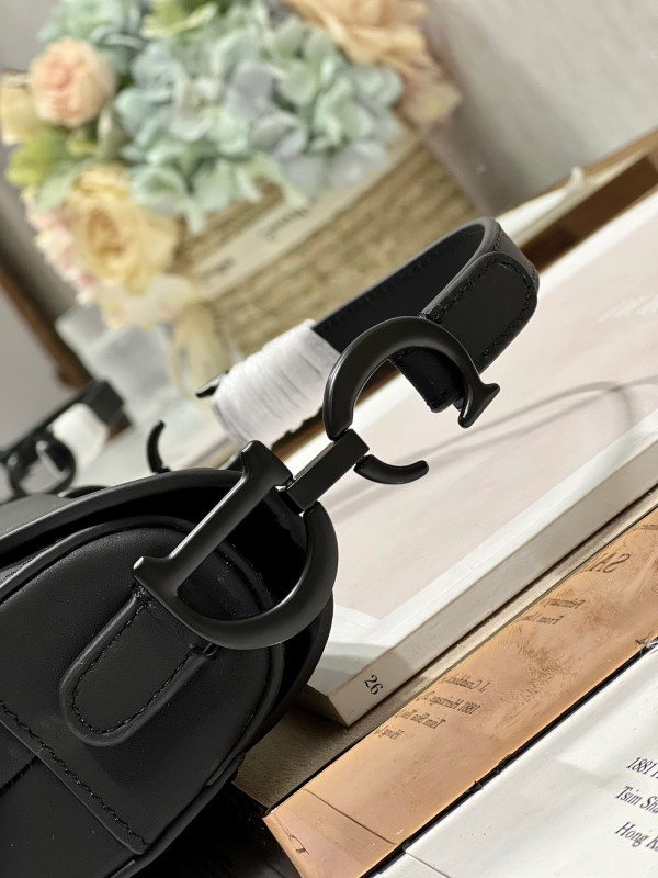 DIRO MINI SADDLE BAG WITH STRAP [C1ESQ-085747] CELINE CHANEL ACCESSORIES LOEWE SHOES LOUIS VUITTON DIRO YSL OTHER BRAND HANDBAGS BALENCIAGA BOTTEGA VENETA GOYARD HERMES BURBERRY VALENTINO GUCCI FENDI MIUMIU CHLOE PRADA BVLGARI SUITCASE NEW ARRIVAL 