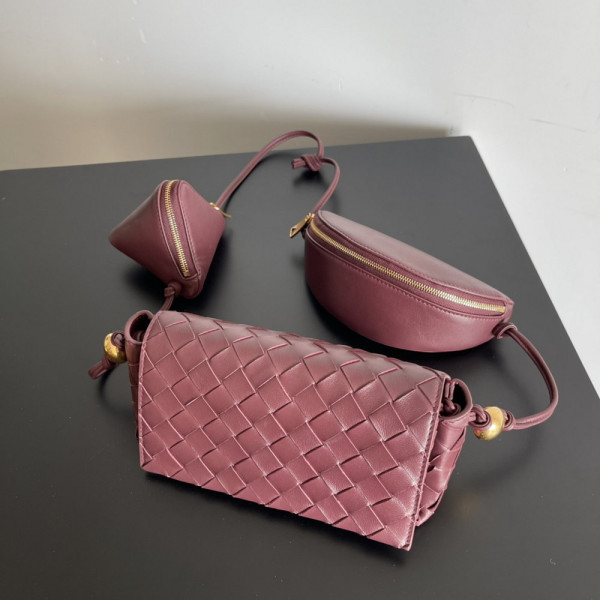 (image for) BOTTEGA VENETA Pouch On Strap