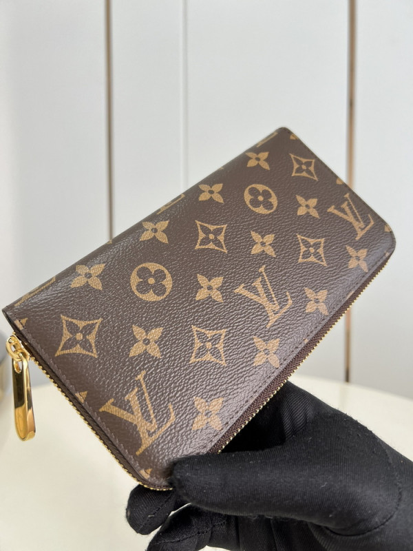 (image for) Louis Vuitton ZIPPY WALLET