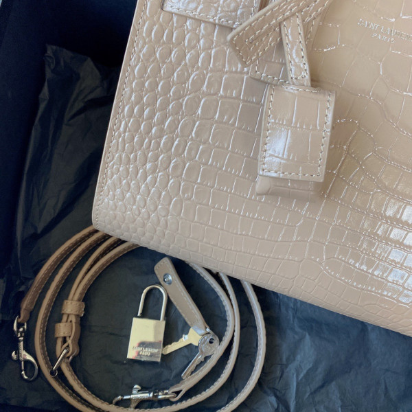 YSL SAC DE JOUR NANO [C1ES9-035103] CELINE CHANEL ACCESSORIES LOEWE SHOES LOUIS VUITTON DIRO YSL OTHER BRAND HANDBAGS BALENCIAGA BOTTEGA VENETA GOYARD HERMES BURBERRY VALENTINO GUCCI FENDI MIUMIU CHLOE PRADA BVLGARI SUITCASE NEW ARRIVAL 