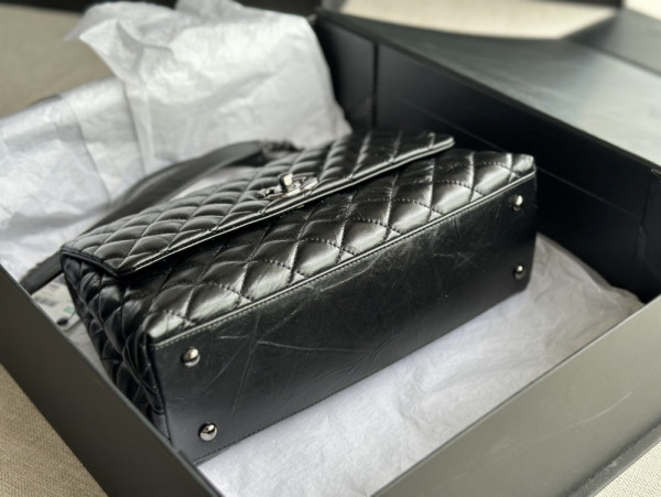 CL LARGE FLAP BAG WITH TOP HANDLE [C1ES8-094523] CELINE CHANEL ACCESSORIES LOEWE SHOES LOUIS VUITTON DIRO YSL OTHER BRAND HANDBAGS BALENCIAGA BOTTEGA VENETA GOYARD HERMES BURBERRY VALENTINO GUCCI FENDI MIUMIU CHLOE PRADA BVLGARI SUITCASE NEW ARRIVAL 