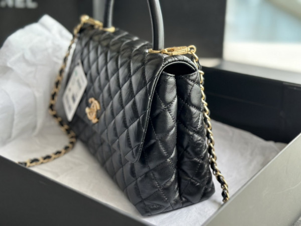 CL LARGE FLAP BAG WITH TOP HANDLE [C1ES8-094119] CELINE CHANEL ACCESSORIES LOEWE SHOES LOUIS VUITTON DIRO YSL OTHER BRAND HANDBAGS BALENCIAGA BOTTEGA VENETA GOYARD HERMES BURBERRY VALENTINO GUCCI FENDI MIUMIU CHLOE PRADA BVLGARI SUITCASE NEW ARRIVAL 