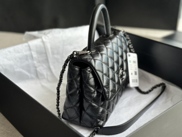 CL FLAP BAG WITH TOP HANDLE [C1ES8-094010] CELINE CHANEL ACCESSORIES LOEWE SHOES LOUIS VUITTON DIRO YSL OTHER BRAND HANDBAGS BALENCIAGA BOTTEGA VENETA GOYARD HERMES BURBERRY VALENTINO GUCCI FENDI MIUMIU CHLOE PRADA BVLGARI SUITCASE NEW ARRIVAL 