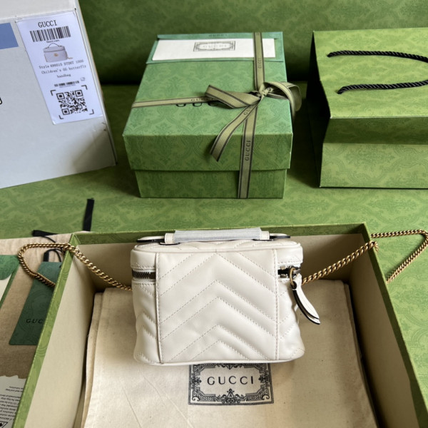 GUCCI GG Marmont mini top handle bag [699515-1] CELINE CHANEL ACCESSORIES LOEWE SHOES LOUIS VUITTON DIRO YSL OTHER BRAND HANDBAGS BALENCIAGA BOTTEGA VENETA GOYARD HERMES BURBERRY VALENTINO GUCCI FENDI MIUMIU CHLOE PRADA BVLGARI SUITCASE NEW ARRIVAL 