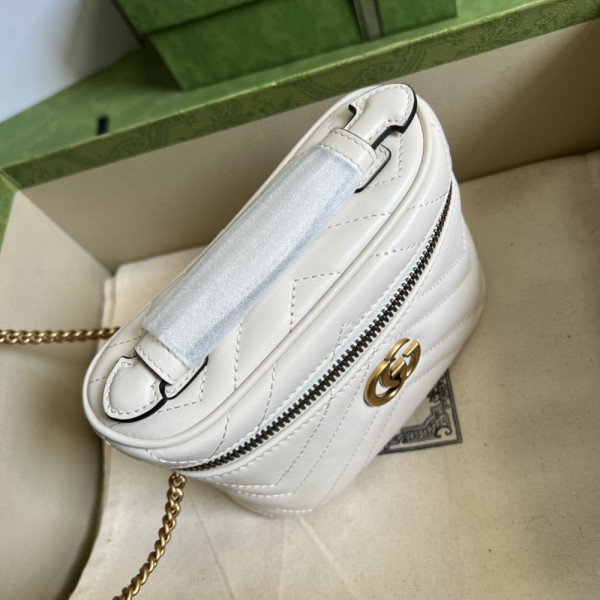 GUCCI GG Marmont mini top handle bag [699515-1] CELINE CHANEL ACCESSORIES LOEWE SHOES LOUIS VUITTON DIRO YSL OTHER BRAND HANDBAGS BALENCIAGA BOTTEGA VENETA GOYARD HERMES BURBERRY VALENTINO GUCCI FENDI MIUMIU CHLOE PRADA BVLGARI SUITCASE NEW ARRIVAL 
