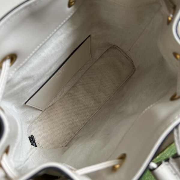 GUCCI Bamboo small backpack [702101-5] CELINE CHANEL ACCESSORIES LOEWE SHOES LOUIS VUITTON DIRO YSL OTHER BRAND HANDBAGS BALENCIAGA BOTTEGA VENETA GOYARD HERMES BURBERRY VALENTINO GUCCI FENDI MIUMIU CHLOE PRADA BVLGARI SUITCASE NEW ARRIVAL 