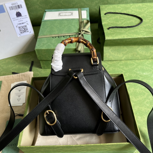 GUCCI Bamboo small backpack [702101-4] CELINE CHANEL ACCESSORIES LOEWE SHOES LOUIS VUITTON DIRO YSL OTHER BRAND HANDBAGS BALENCIAGA BOTTEGA VENETA GOYARD HERMES BURBERRY VALENTINO GUCCI FENDI MIUMIU CHLOE PRADA BVLGARI SUITCASE NEW ARRIVAL 