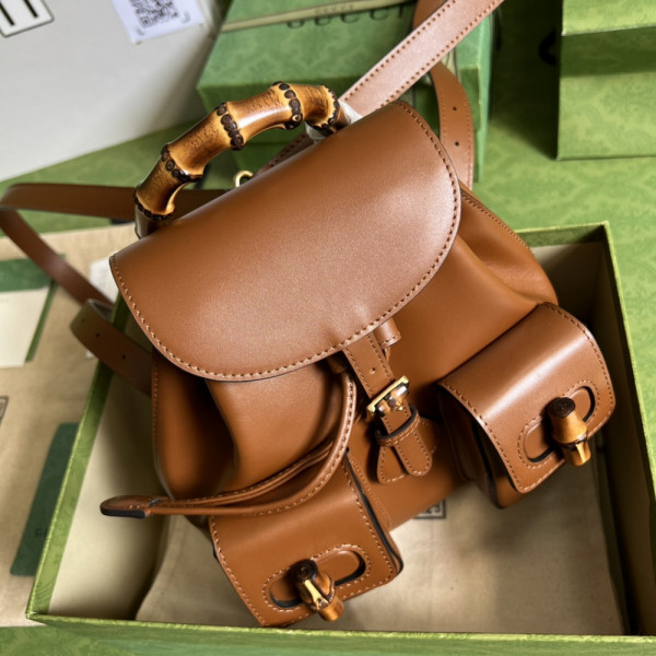GUCCI Bamboo small backpack [702101-2] CELINE CHANEL ACCESSORIES LOEWE SHOES LOUIS VUITTON DIRO YSL OTHER BRAND HANDBAGS BALENCIAGA BOTTEGA VENETA GOYARD HERMES BURBERRY VALENTINO GUCCI FENDI MIUMIU CHLOE PRADA BVLGARI SUITCASE NEW ARRIVAL 