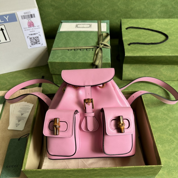 GUCCI Bamboo small backpack [702101-1] CELINE CHANEL ACCESSORIES LOEWE SHOES LOUIS VUITTON DIRO YSL OTHER BRAND HANDBAGS BALENCIAGA BOTTEGA VENETA GOYARD HERMES BURBERRY VALENTINO GUCCI FENDI MIUMIU CHLOE PRADA BVLGARI SUITCASE NEW ARRIVAL 