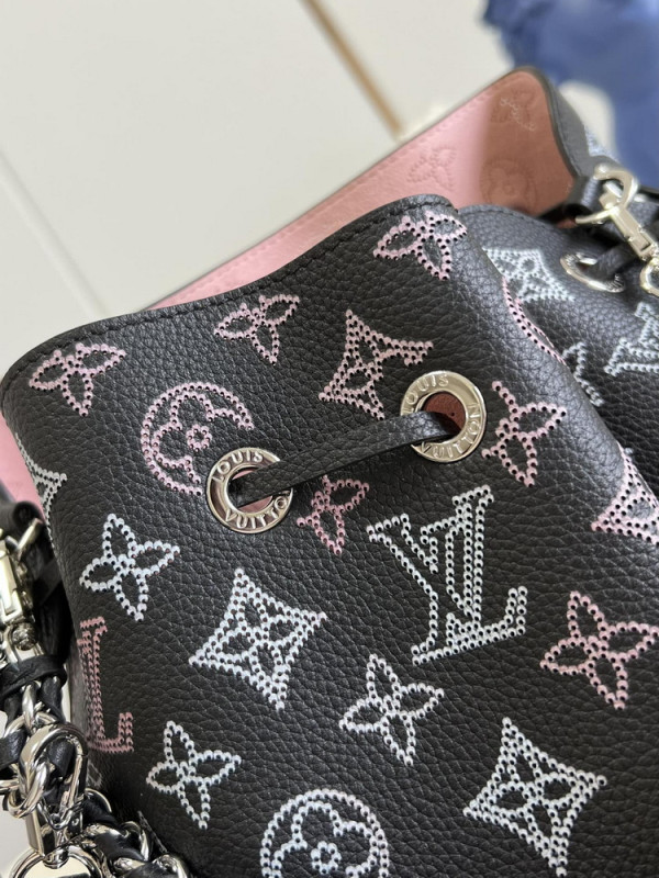 LOUIS VUITTON BELLA [M21096] CELINE CHANEL ACCESSORIES LOEWE SHOES LOUIS VUITTON DIRO YSL OTHER BRAND HANDBAGS BALENCIAGA BOTTEGA VENETA GOYARD HERMES BURBERRY VALENTINO GUCCI FENDI MIUMIU CHLOE PRADA BVLGARI SUITCASE NEW ARRIVAL 
