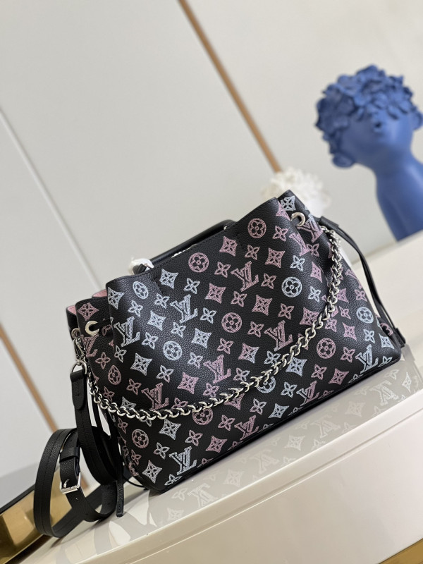 LOUIS VUITTON BELLA TOTE [M21107] CELINE CHANEL ACCESSORIES LOEWE SHOES LOUIS VUITTON DIRO YSL OTHER BRAND HANDBAGS BALENCIAGA BOTTEGA VENETA GOYARD HERMES BURBERRY VALENTINO GUCCI FENDI MIUMIU CHLOE PRADA BVLGARI SUITCASE NEW ARRIVAL 