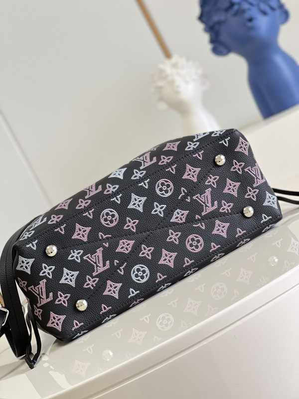 LOUIS VUITTON BELLA TOTE [M21107] CELINE CHANEL ACCESSORIES LOEWE SHOES LOUIS VUITTON DIRO YSL OTHER BRAND HANDBAGS BALENCIAGA BOTTEGA VENETA GOYARD HERMES BURBERRY VALENTINO GUCCI FENDI MIUMIU CHLOE PRADA BVLGARI SUITCASE NEW ARRIVAL 