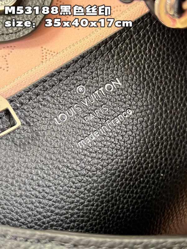 LOUIS VUITTON CARMEL [M21299] CELINE CHANEL ACCESSORIES LOEWE SHOES LOUIS VUITTON DIRO YSL OTHER BRAND HANDBAGS BALENCIAGA BOTTEGA VENETA GOYARD HERMES BURBERRY VALENTINO GUCCI FENDI MIUMIU CHLOE PRADA BVLGARI SUITCASE NEW ARRIVAL 