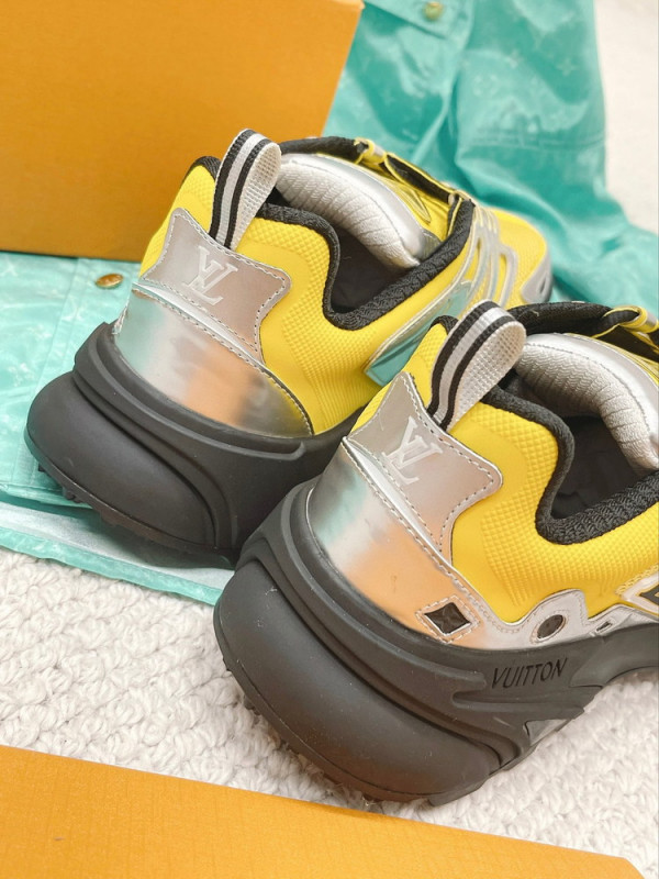 LOUIS VUITTON RUNNER TATIC SNEAKER [1AA3A8] CELINE CHANEL ACCESSORIES LOEWE SHOES LOUIS VUITTON DIRO YSL OTHER BRAND HANDBAGS BALENCIAGA BOTTEGA VENETA GOYARD HERMES BURBERRY VALENTINO GUCCI FENDI MIUMIU CHLOE PRADA BVLGARI SUITCASE NEW ARRIVAL 