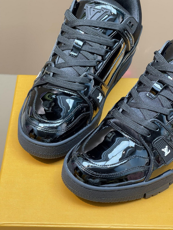 LOUIS VUITTON TRAINER SNEAKER [1AA45Z] CELINE CHANEL ACCESSORIES LOEWE SHOES LOUIS VUITTON DIRO YSL OTHER BRAND HANDBAGS BALENCIAGA BOTTEGA VENETA GOYARD HERMES BURBERRY VALENTINO GUCCI FENDI MIUMIU CHLOE PRADA BVLGARI SUITCASE NEW ARRIVAL 