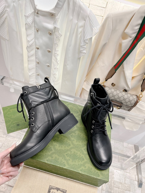 GUCCI Women's ankle boot with Double G [670397 17K20 1000] CELINE CHANEL ACCESSORIES LOEWE SHOES LOUIS VUITTON DIRO YSL OTHER BRAND HANDBAGS BALENCIAGA BOTTEGA VENETA GOYARD HERMES BURBERRY VALENTINO GUCCI FENDI MIUMIU CHLOE PRADA BVLGARI SUITCASE NEW ARRIVAL 