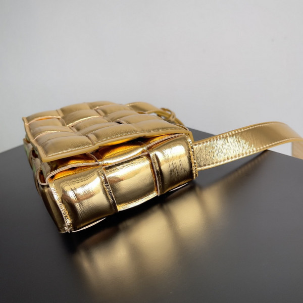 (image for) BOTTEGA VENETA CASSETTE