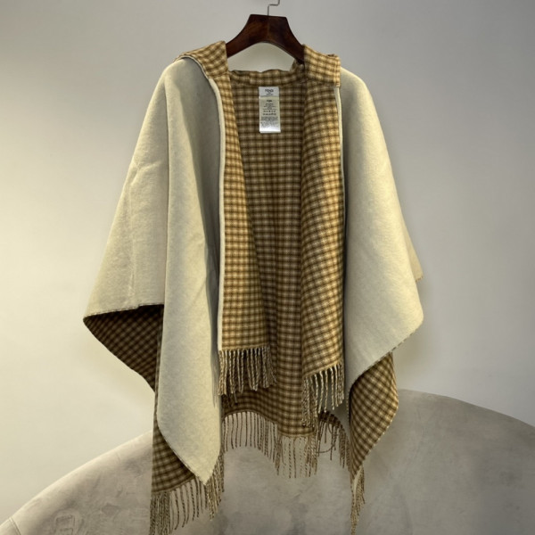 (image for) Fendi Poncho