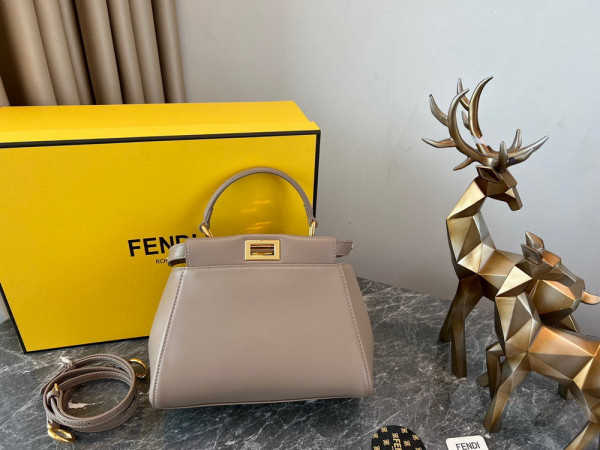 (image for) FENDI PEEKABOO MINI