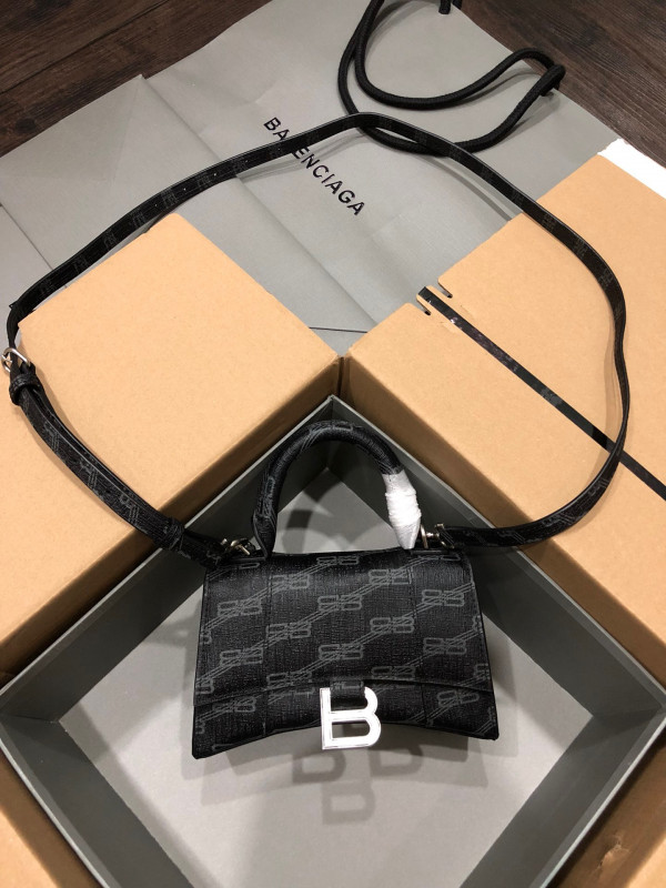 (image for) BALENCIAGA HOURGLASS