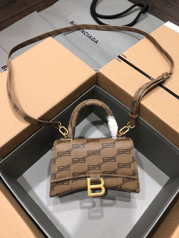 (image for) BALENCIAGA HOURGLASS