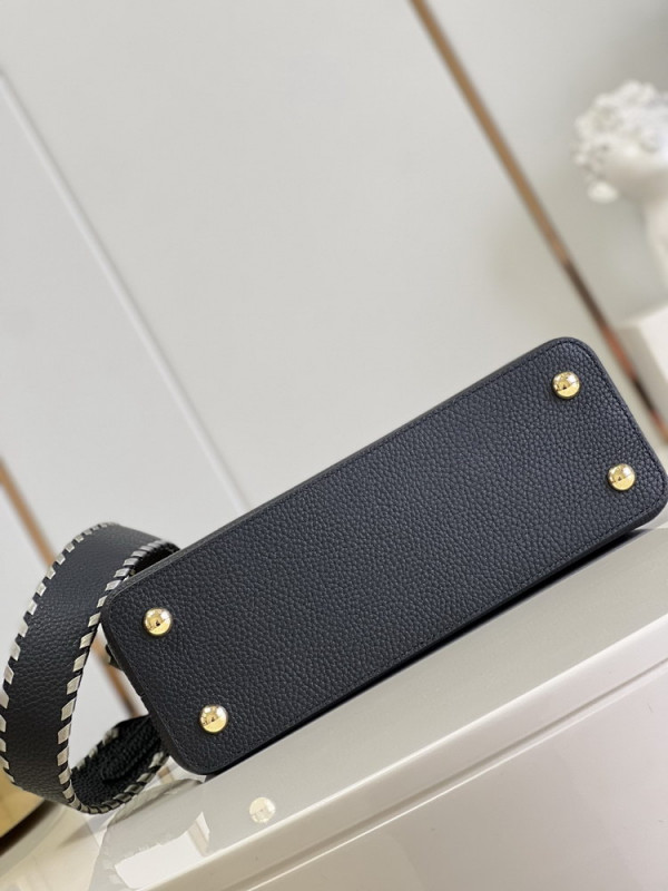 (image for) LOUIS VUITTON CAPUCINES MM
