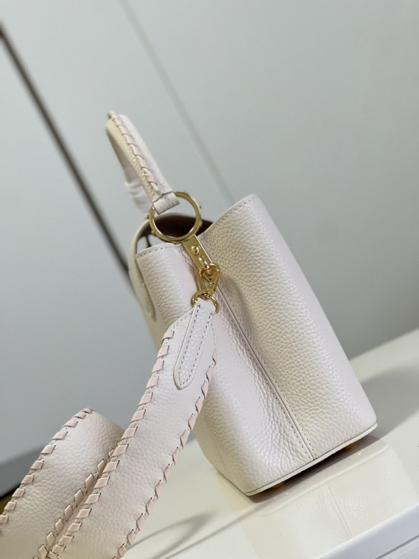 (image for) LOUIS VUITTON CAPUCINES MM