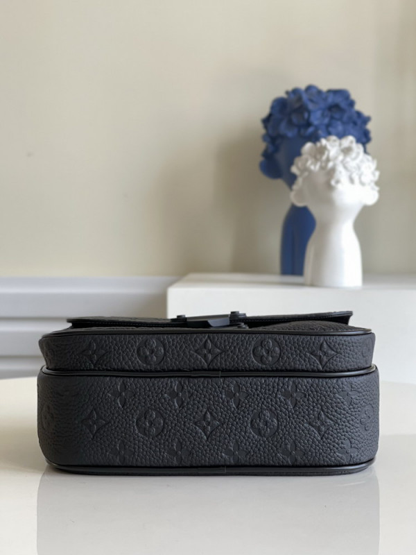 (image for) LOUIS VUITTON S LOCK MESSENGER