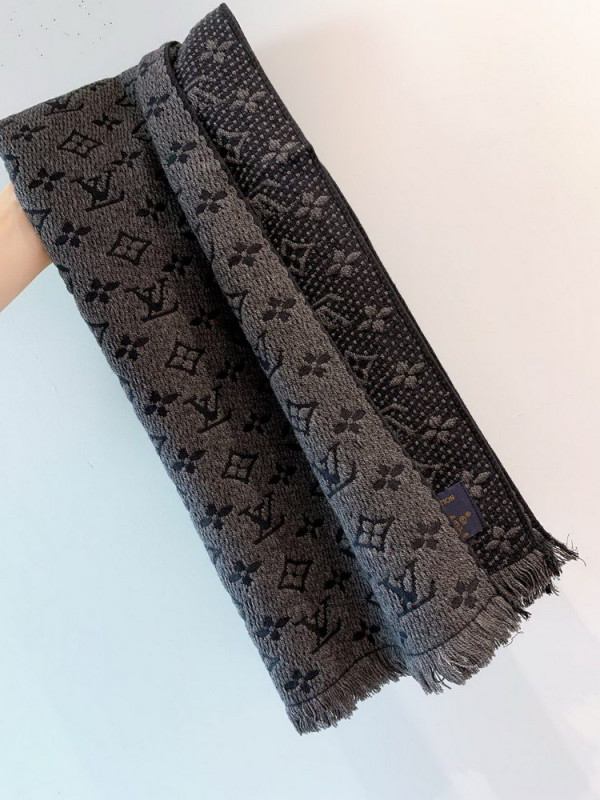 (image for) LOUIS VUITTON MONOGRAM CLASSIC SCARF