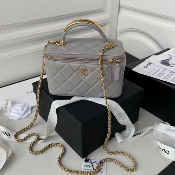 (image for) CL VANITY WITH CHAIN