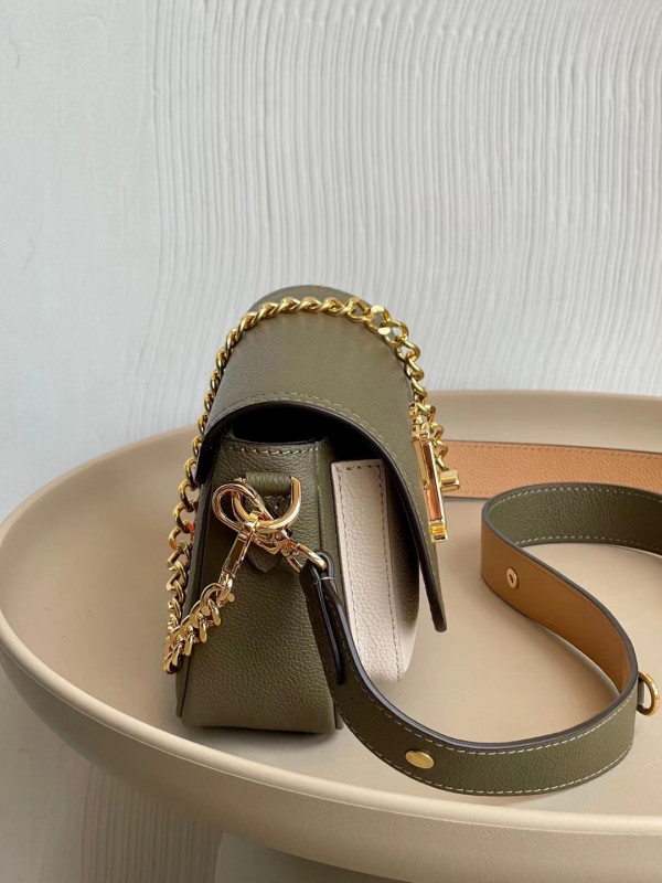 LOUIS VUITTON LOCKME TENDER (image for) LOUIS VUITTON LOCKME TENDER