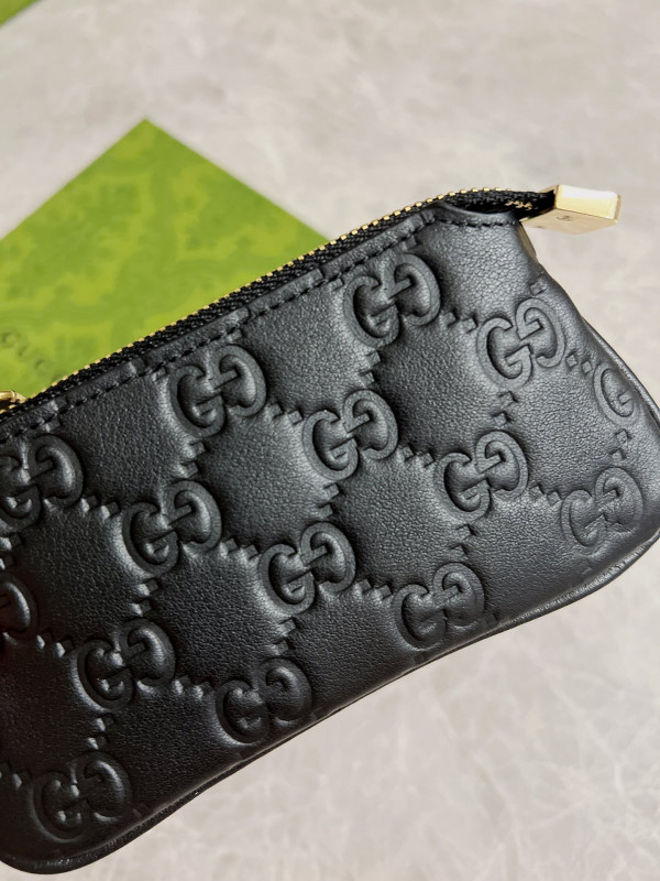 (image for) Gucci Signature key case