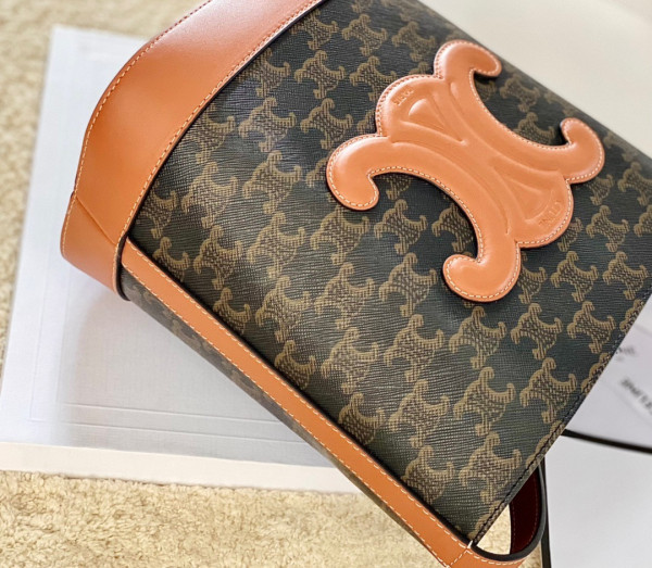 (image for) CELIN* SMALL BUCKET CUIR TRIOMPHE