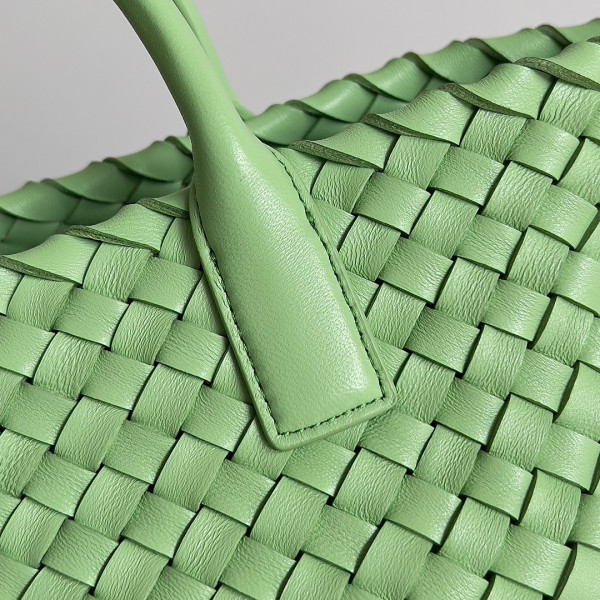 BOTTEGA VENETA MINI CABAT [Bottega420] CELINE CHANEL ACCESSORIES LOEWE SHOES LOUIS VUITTON DIRO YSL OTHER BRAND HANDBAGS BALENCIAGA BOTTEGA VENETA GOYARD HERMES BURBERRY VALENTINO GUCCI FENDI MIUMIU CHLOE PRADA BVLGARI SUITCASE NEW ARRIVAL 