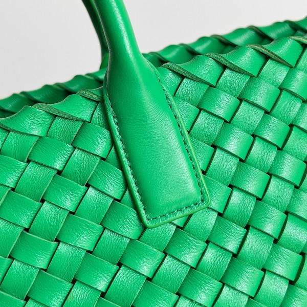 BOTTEGA VENETA MINI CABAT [Bottega419] CELINE CHANEL ACCESSORIES LOEWE SHOES LOUIS VUITTON DIRO YSL OTHER BRAND HANDBAGS BALENCIAGA BOTTEGA VENETA GOYARD HERMES BURBERRY VALENTINO GUCCI FENDI MIUMIU CHLOE PRADA BVLGARI SUITCASE NEW ARRIVAL 