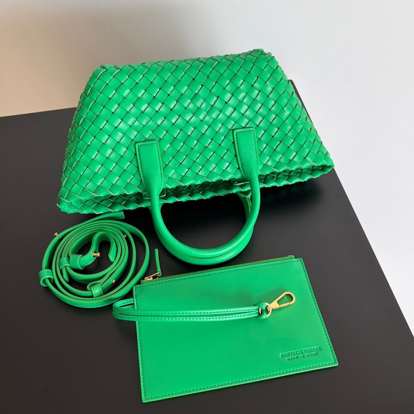 BOTTEGA VENETA MINI CABAT [Bottega419] CELINE CHANEL ACCESSORIES LOEWE SHOES LOUIS VUITTON DIRO YSL OTHER BRAND HANDBAGS BALENCIAGA BOTTEGA VENETA GOYARD HERMES BURBERRY VALENTINO GUCCI FENDI MIUMIU CHLOE PRADA BVLGARI SUITCASE NEW ARRIVAL 
