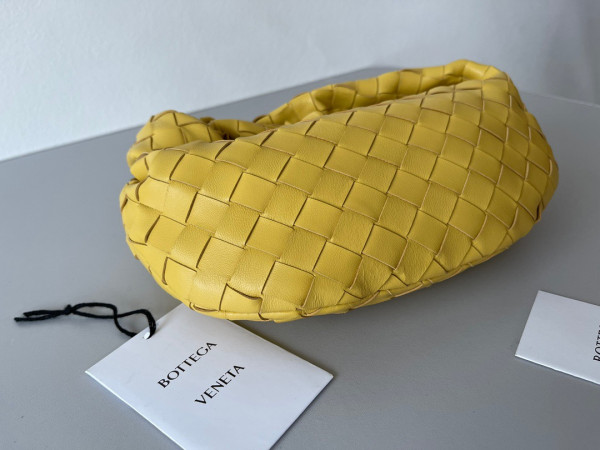 BOTTEGA VENETA MINI JODIE [Bottega415] CELINE CHANEL ACCESSORIES LOEWE SHOES LOUIS VUITTON DIRO YSL OTHER BRAND HANDBAGS BALENCIAGA BOTTEGA VENETA GOYARD HERMES BURBERRY VALENTINO GUCCI FENDI MIUMIU CHLOE PRADA BVLGARI SUITCASE NEW ARRIVAL 