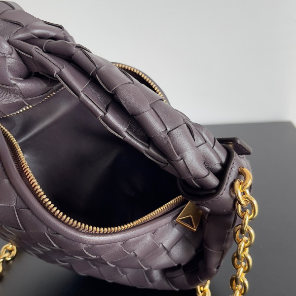 BOTTEGA VENETA MINI JODIE [Bottega413] CELINE CHANEL ACCESSORIES LOEWE SHOES LOUIS VUITTON DIRO YSL OTHER BRAND HANDBAGS BALENCIAGA BOTTEGA VENETA GOYARD HERMES BURBERRY VALENTINO GUCCI FENDI MIUMIU CHLOE PRADA BVLGARI SUITCASE NEW ARRIVAL 