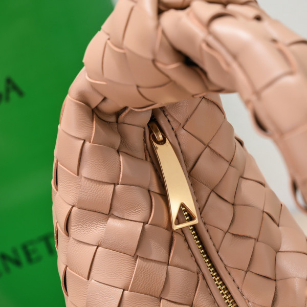 BOTTEGA VENETA MINI JODIE [Bottega409] CELINE CHANEL ACCESSORIES LOEWE SHOES LOUIS VUITTON DIRO YSL OTHER BRAND HANDBAGS BALENCIAGA BOTTEGA VENETA GOYARD HERMES BURBERRY VALENTINO GUCCI FENDI MIUMIU CHLOE PRADA BVLGARI SUITCASE NEW ARRIVAL 